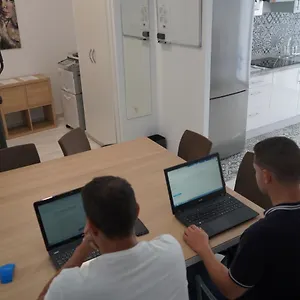  Hostal Coworking